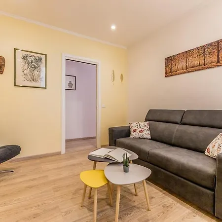 Apartment Trilocale Vicino Metro B Con Self Check In E Wi-fi *