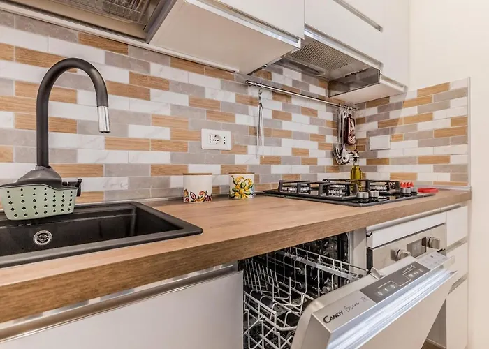 Trilocale Vicino Metro B Con Self Check In E Wi-fi * Roma