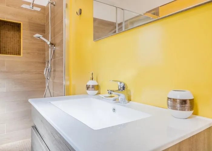 Trilocale Vicino Metro B Con Self Check In E Wi-fi * Roma